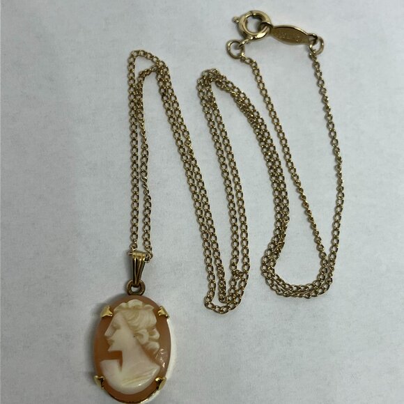 Vintage Signed Theda 1/20 12K Cameo Pendant Gold Filled Necklace Sz 18" - Picture 1 of 5